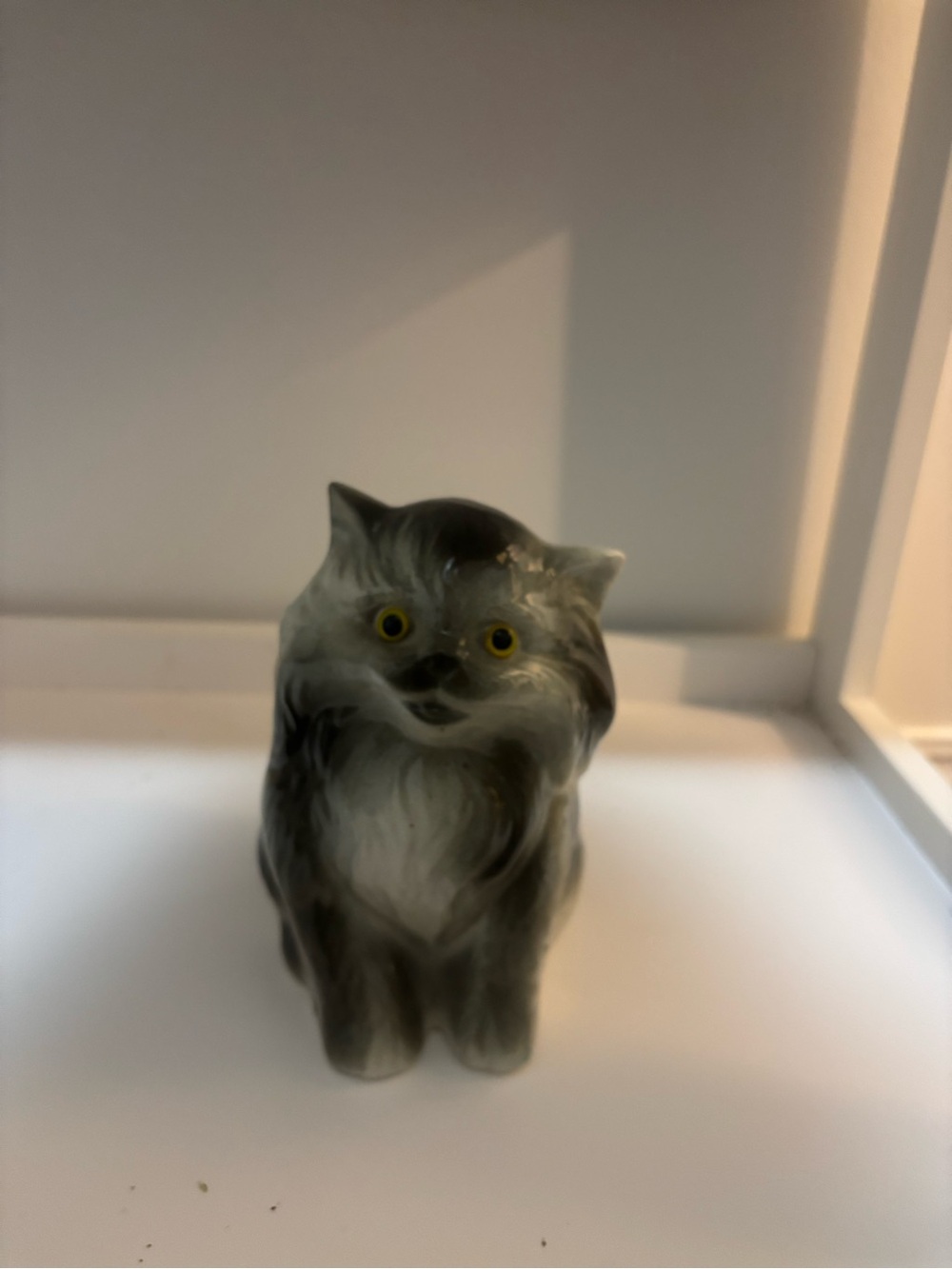 Vintage ceramic Cat Figurine
